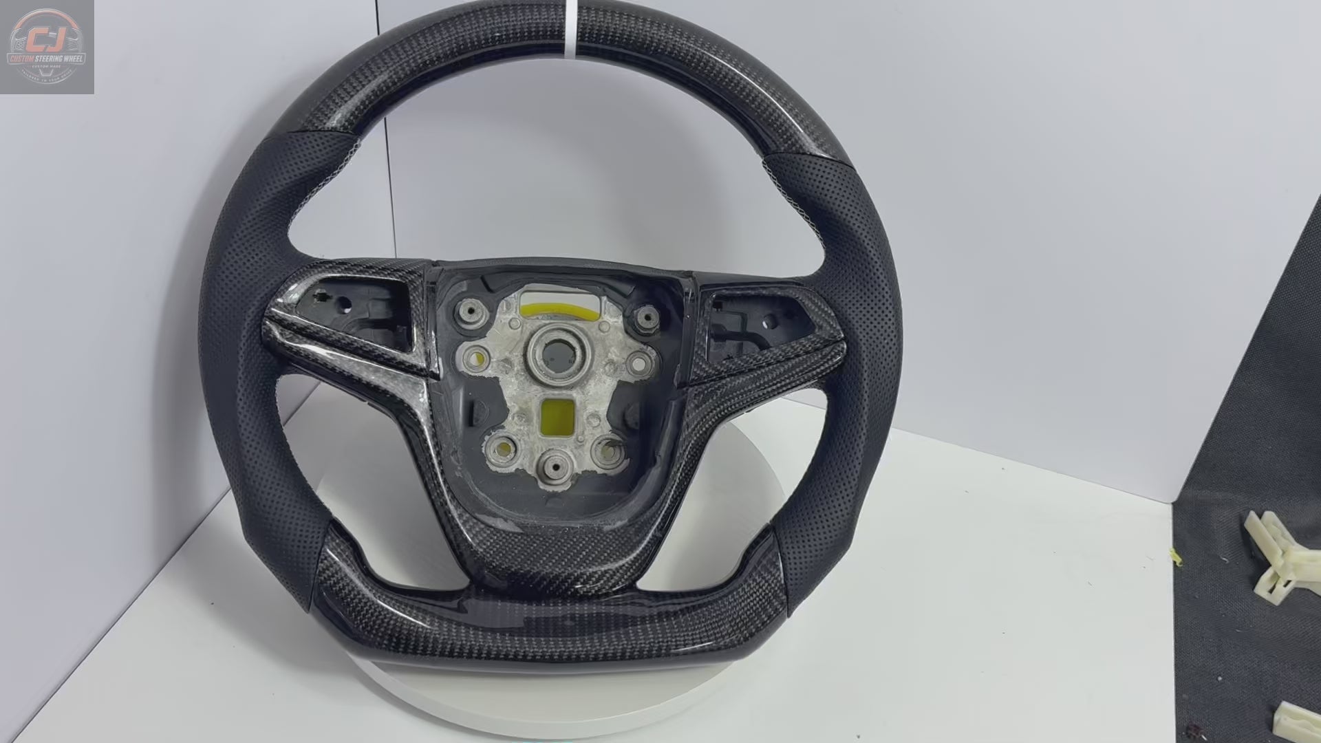 FOR Holden VF HSV CHEVY SS SSV SV6 2013-2017 Carbon Fiber Steering Wheel - CJ Mod Garage 27